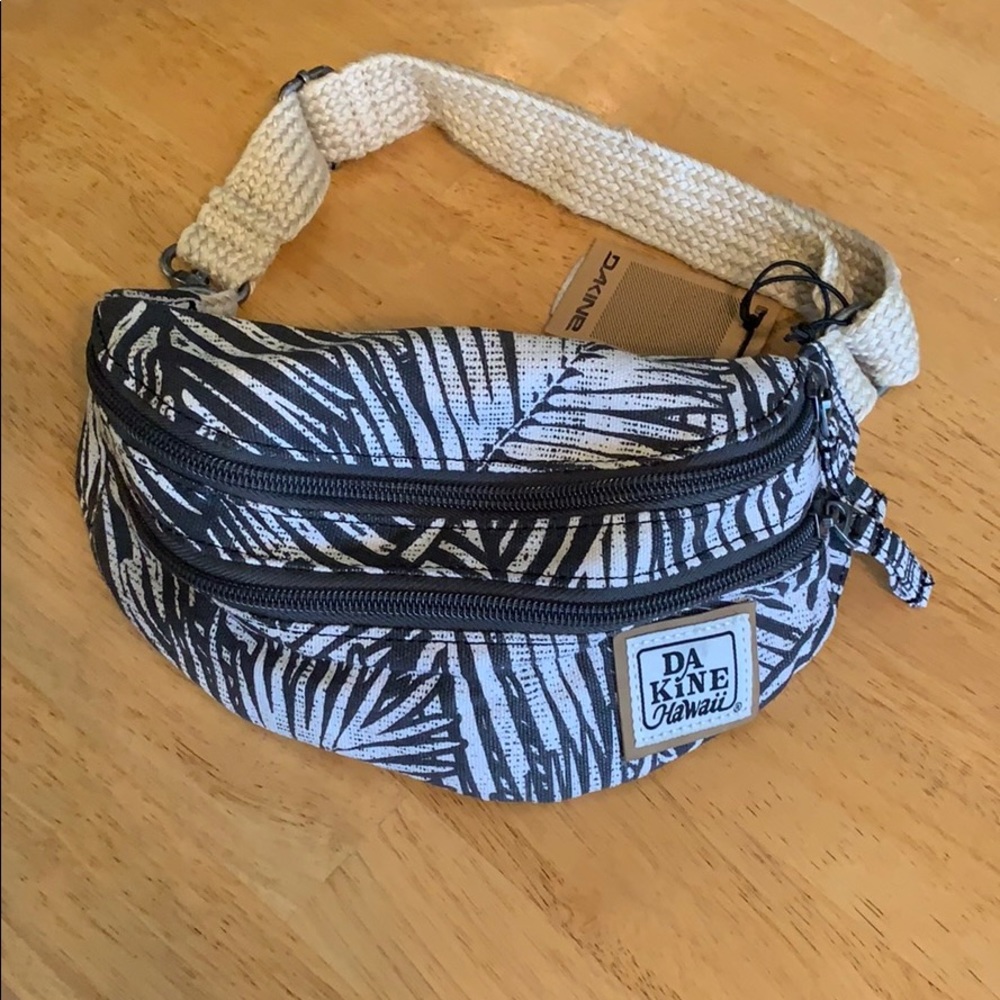 Dakine Fanny pack